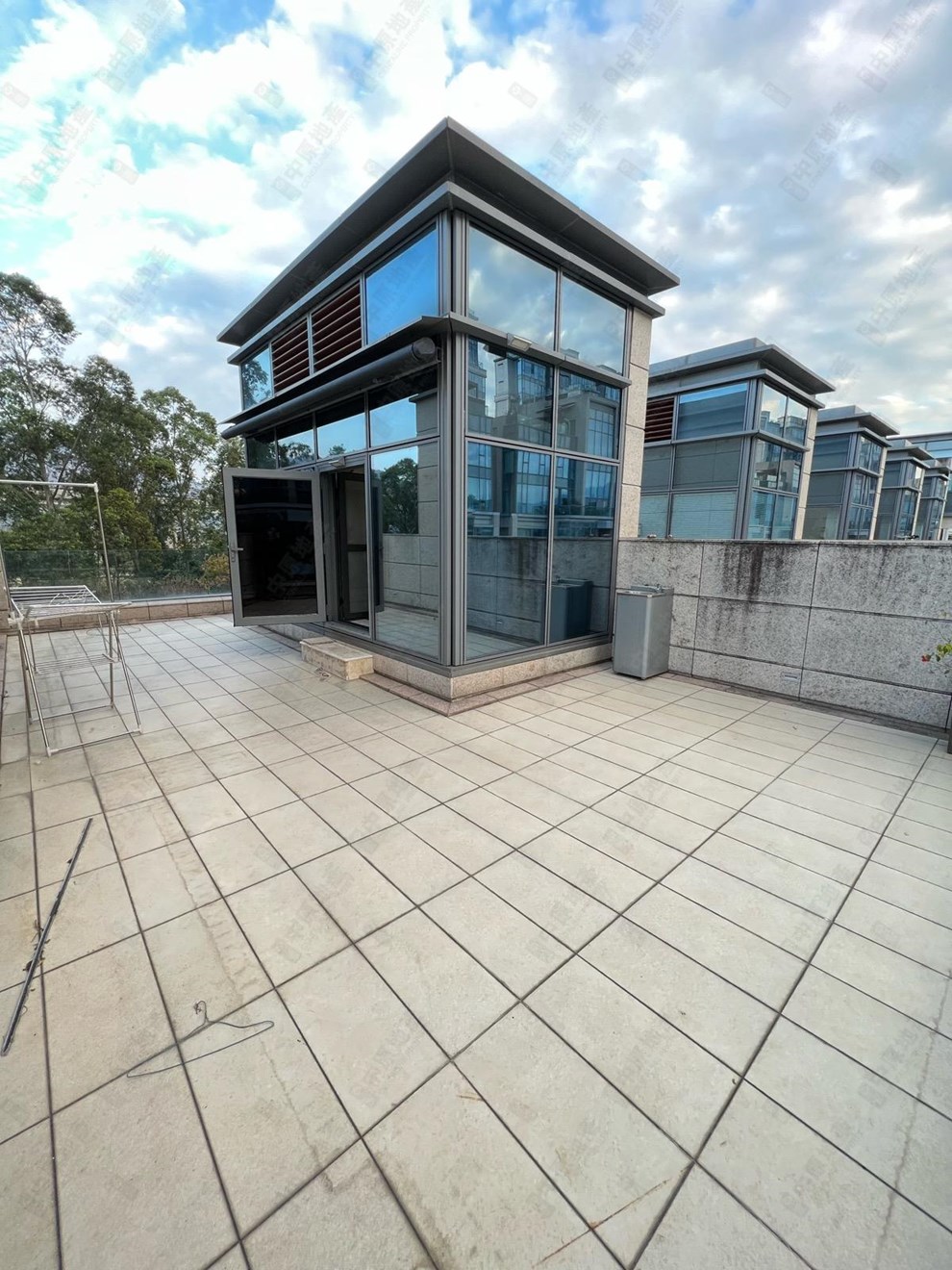 Unit Exterior-Roof