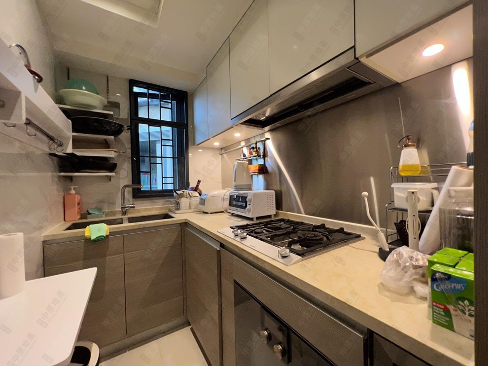 Unit Interior-Kitchen