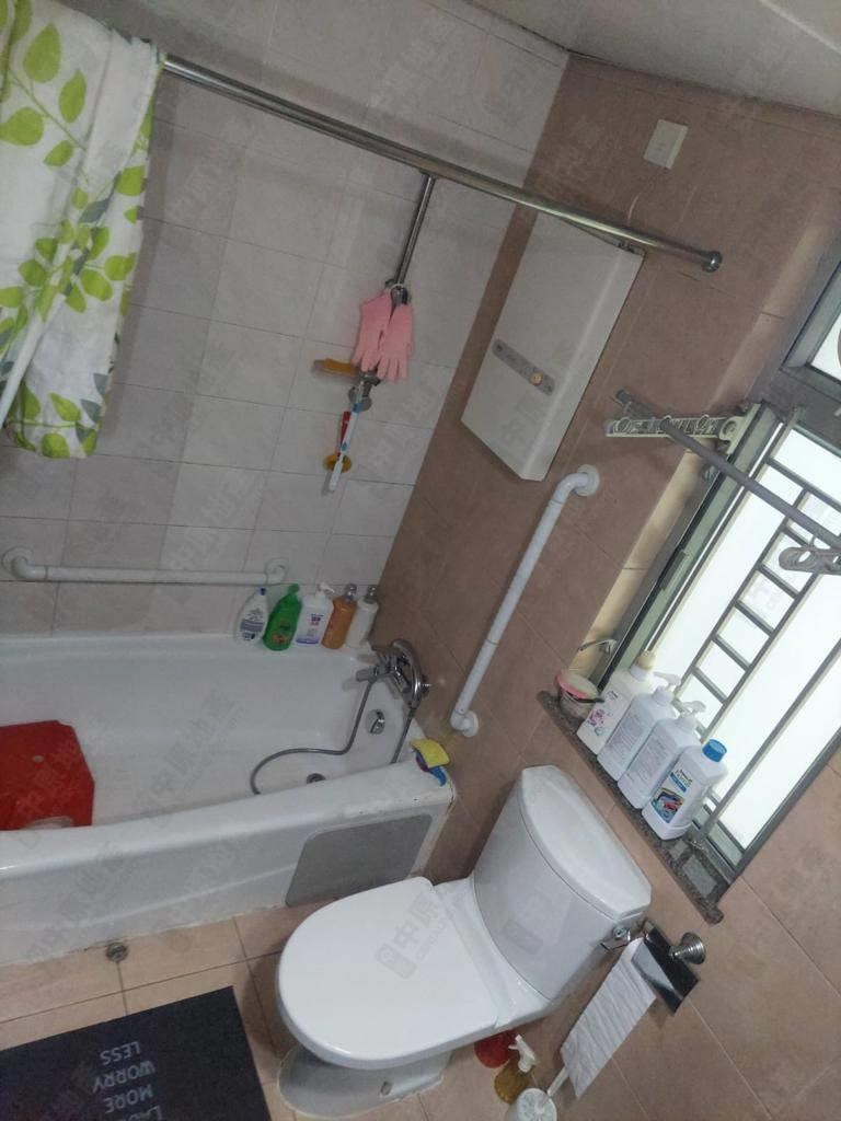 Unit Interior-Bathroom