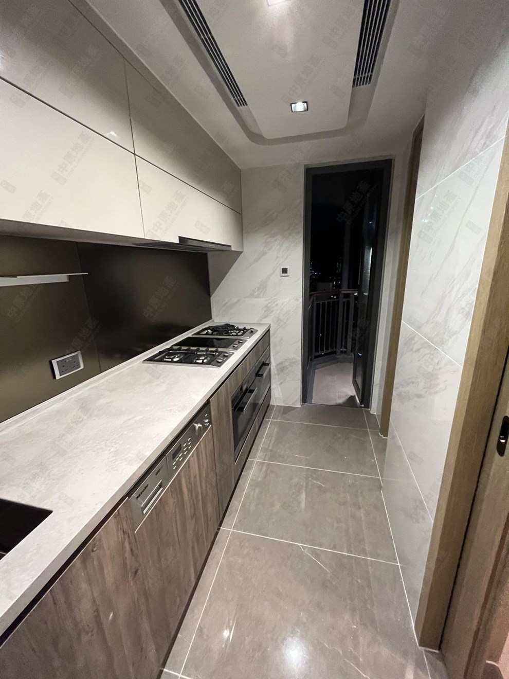 Unit Interior-Kitchen