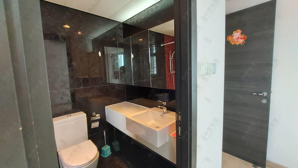 Unit Interior-Master Bathroom
