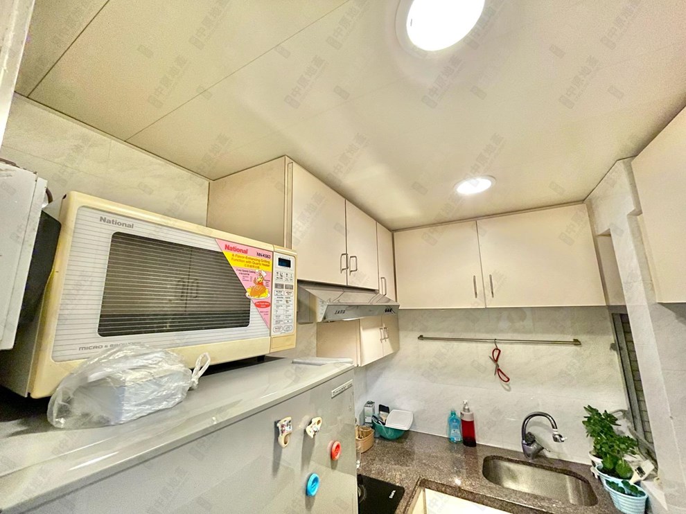 Unit Interior-Kitchen