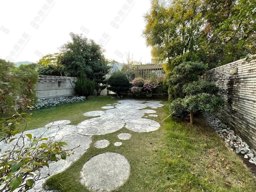 Unit Exterior-Garden