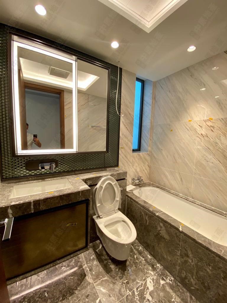 Unit Interior-Bathroom