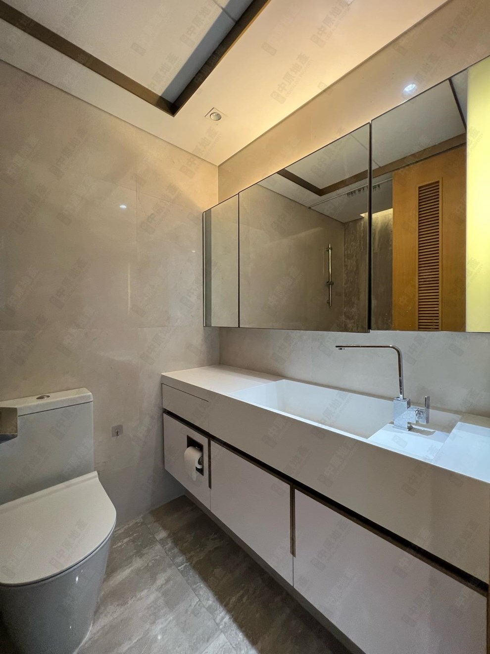 Unit Interior-Bathroom