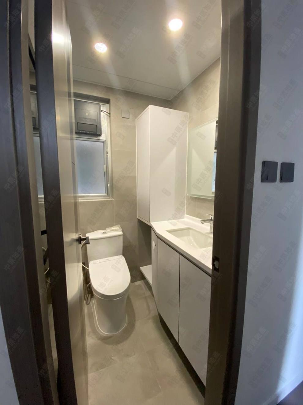 Unit Interior-Bathroom