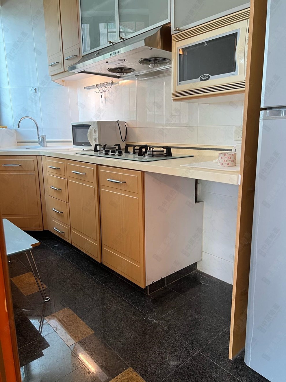 Unit Interior-Kitchen