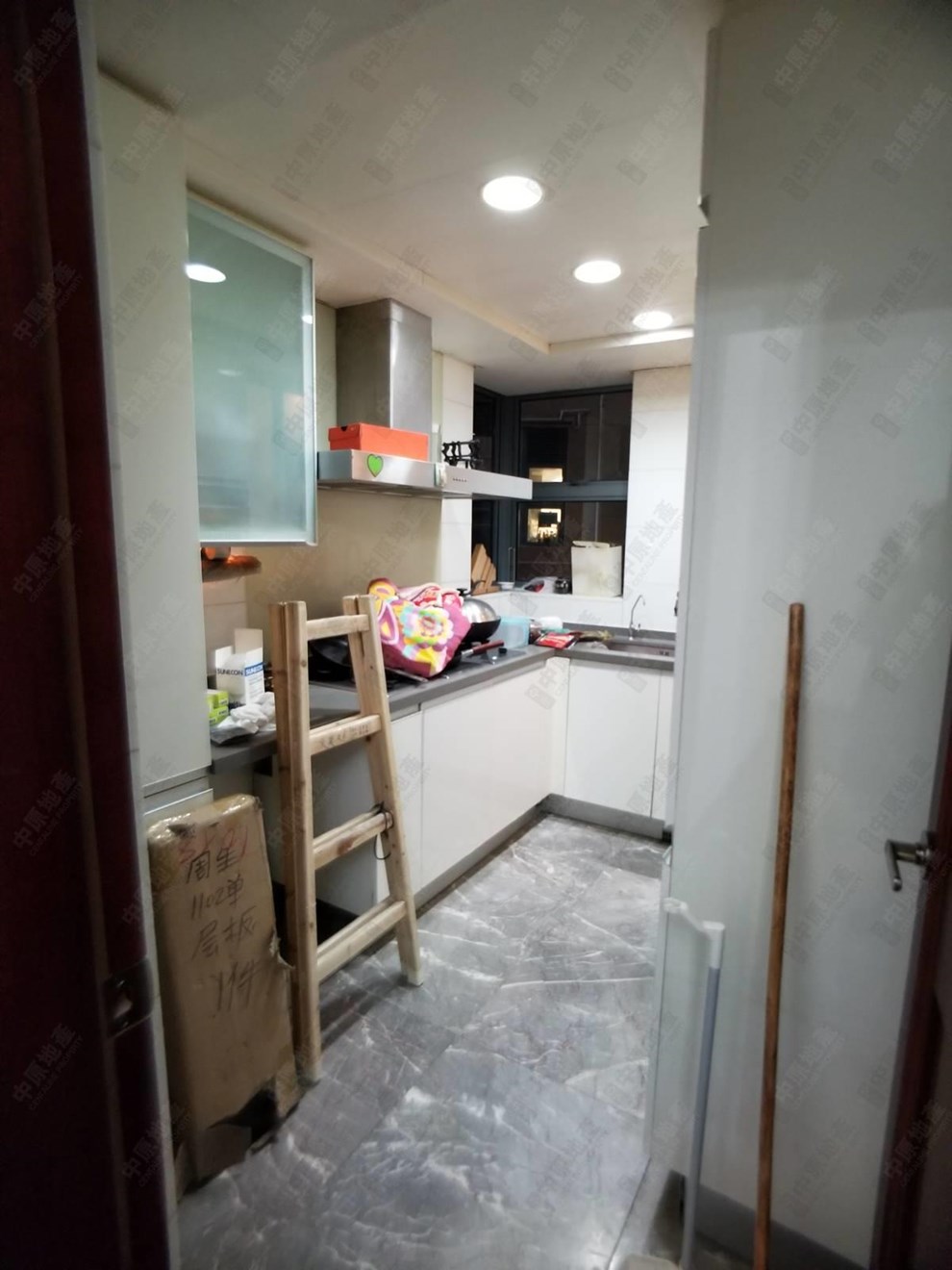 Unit Interior-Kitchen