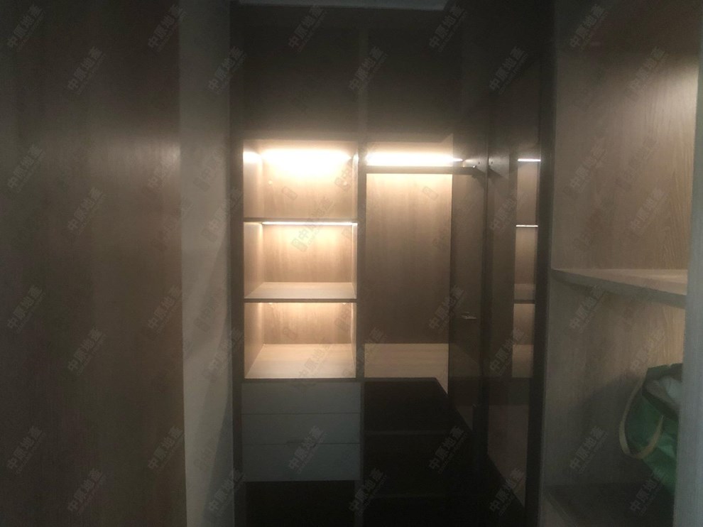 Unit Interior-Cloak Room