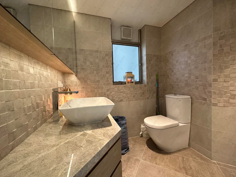 Unit Interior-Master Bathroom