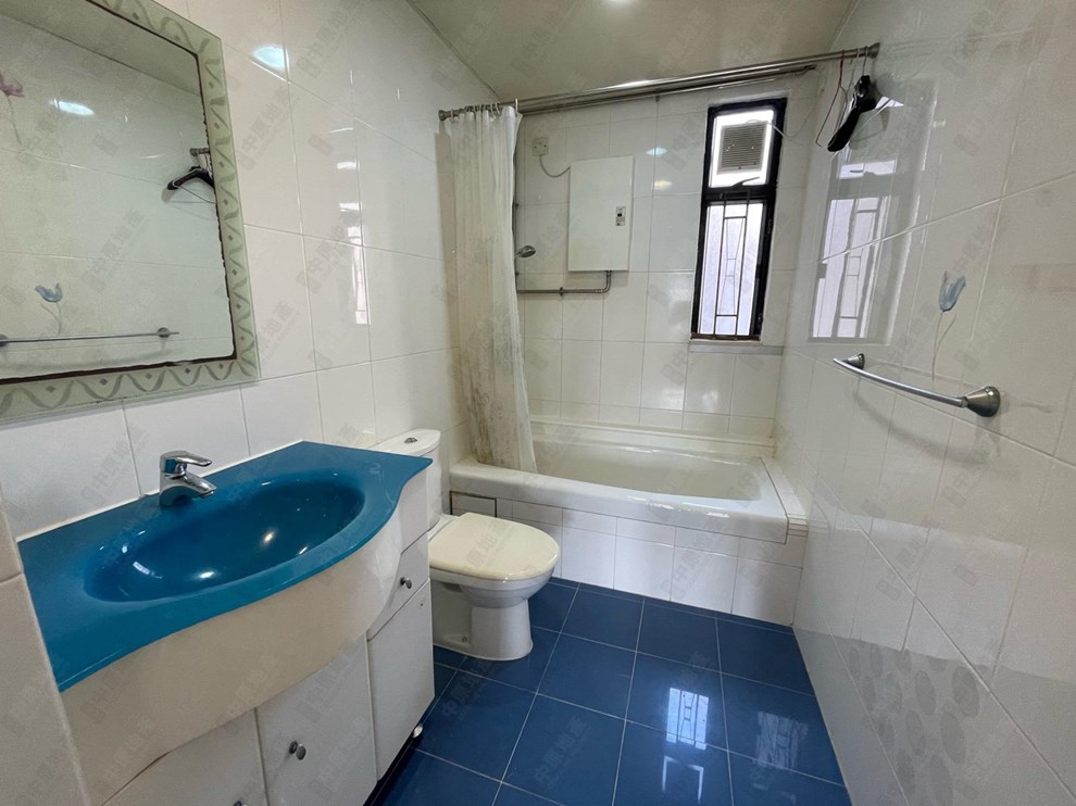Unit Interior-Master Bathroom