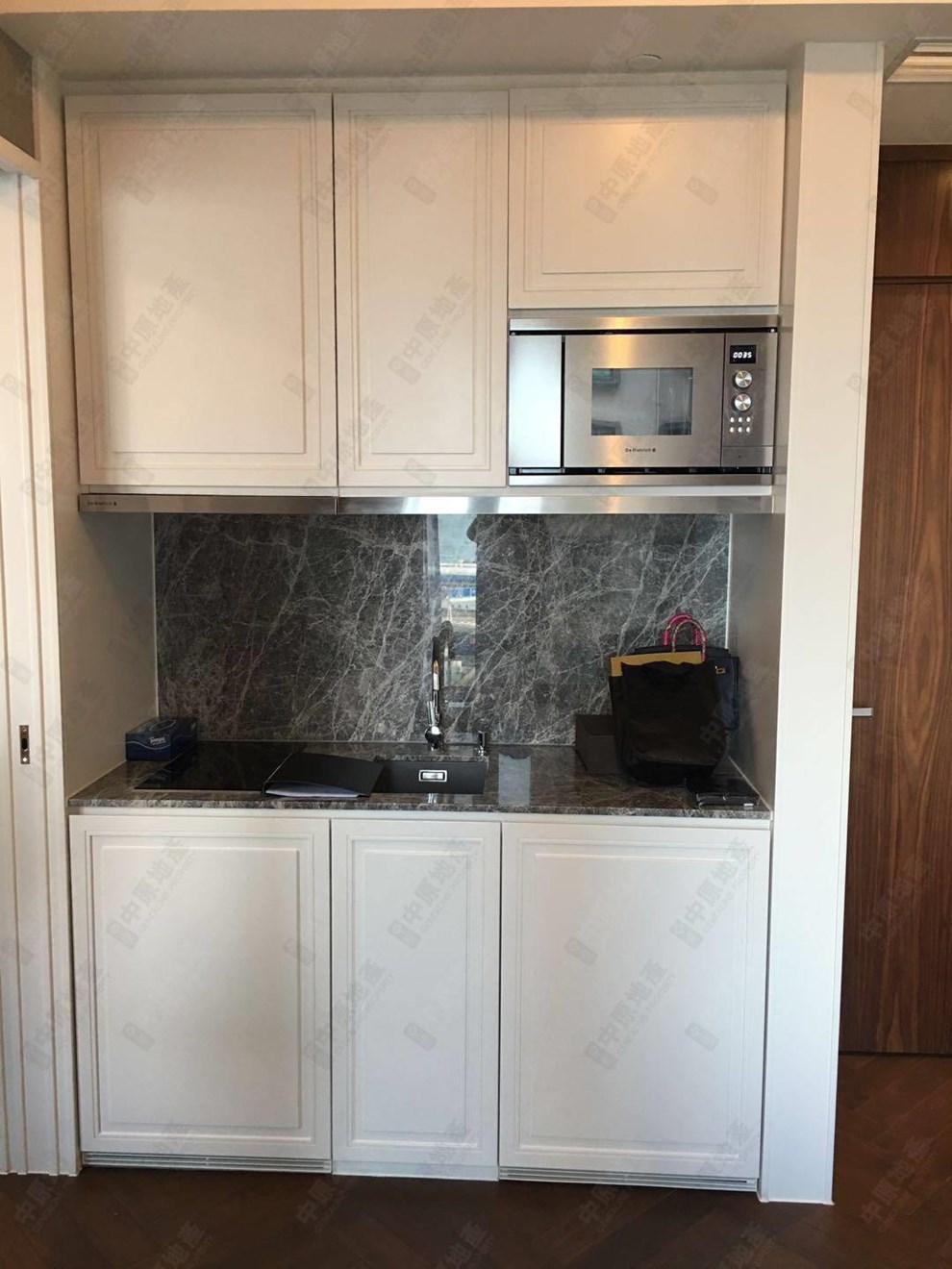 Unit Interior-Kitchen