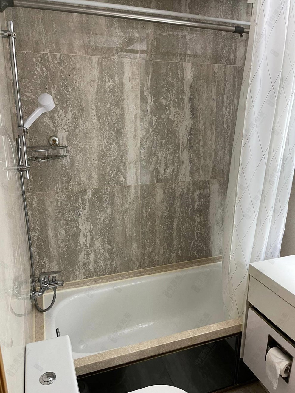 Unit Interior-Bathroom