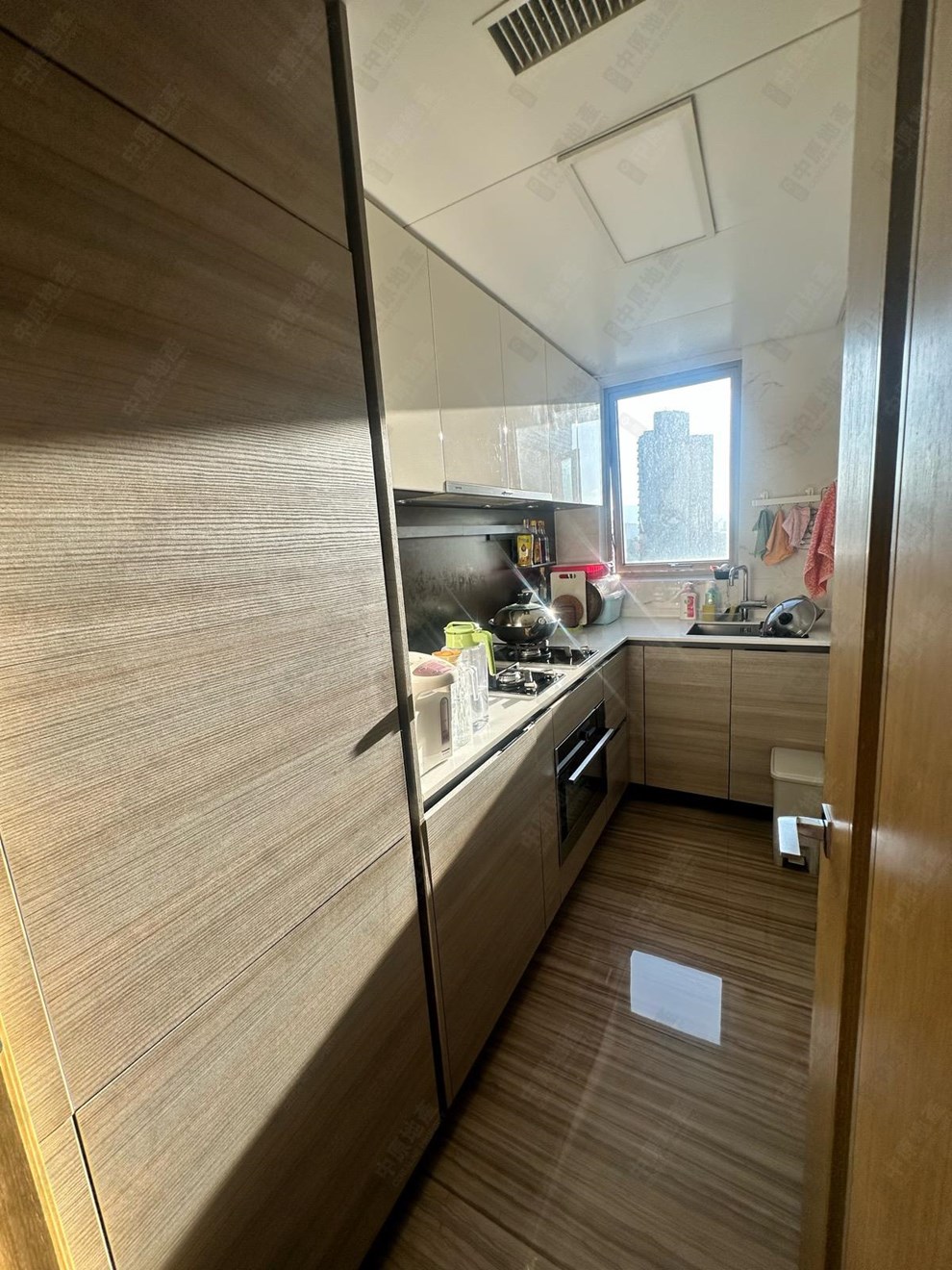 Unit Interior-Kitchen