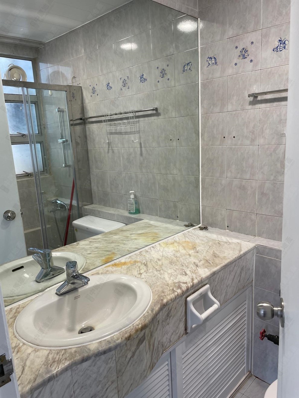 Unit Interior-Bathroom