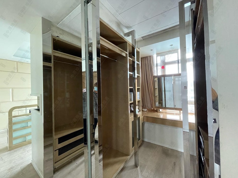 Unit Interior-Cloak Room