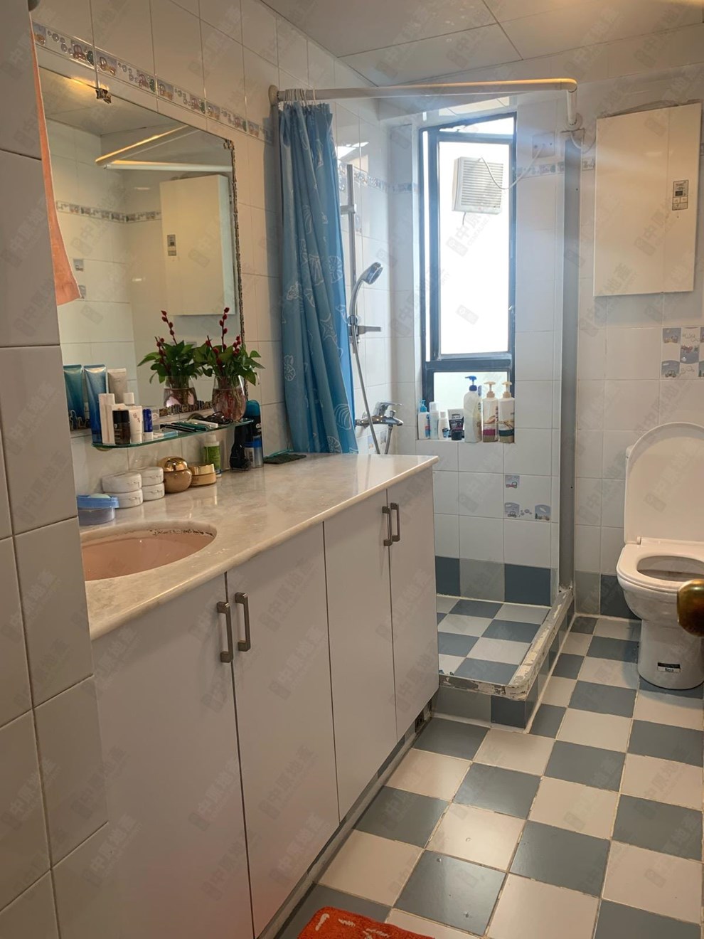 Unit Interior-Bathroom