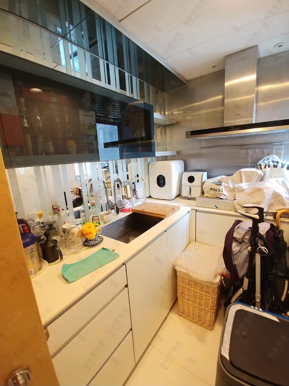 Unit Interior-Kitchen