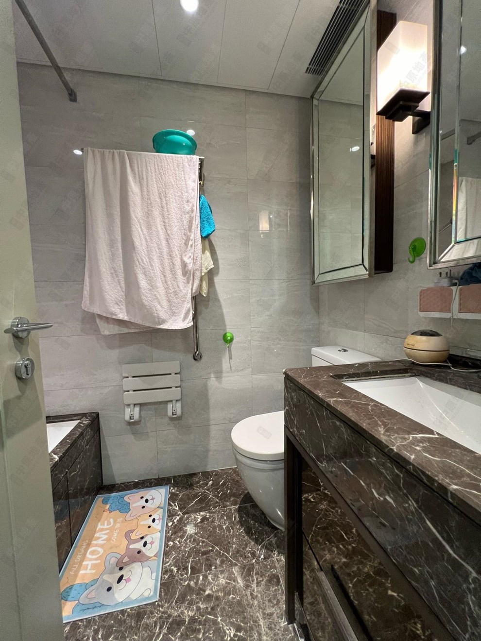 Unit Interior-Bathroom