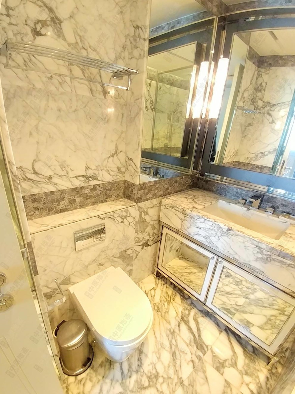 Unit Interior-Washroom
