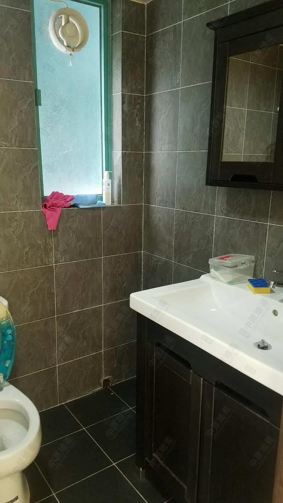 Unit Interior-Master Bathroom