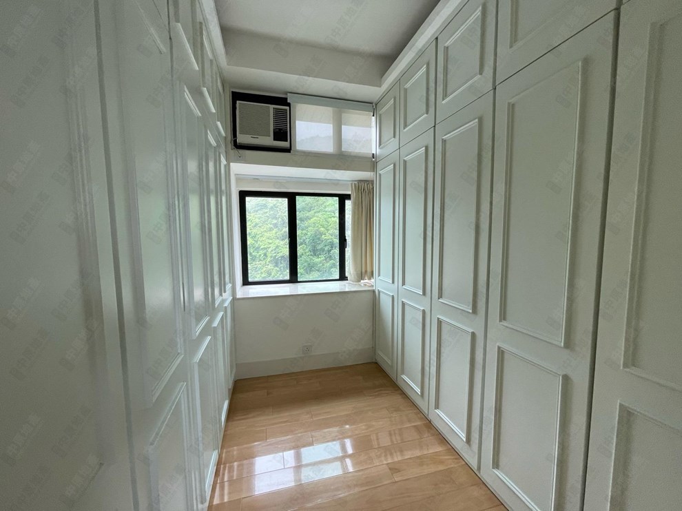 Unit Interior-Cloak Room