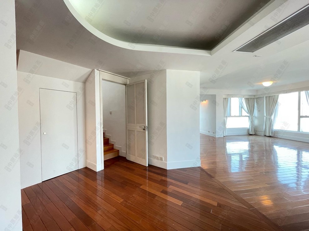 Unit Interior-Internal Staircase