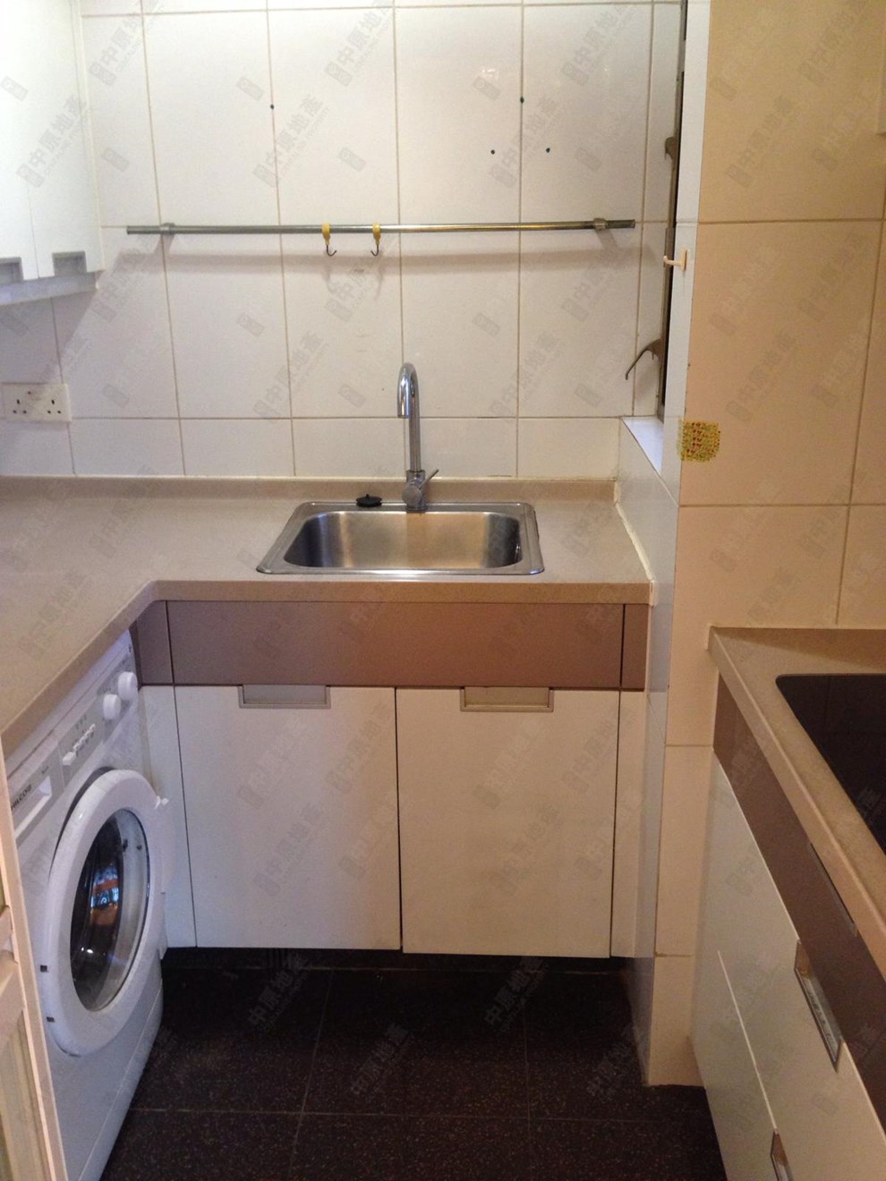 Unit Interior-Kitchen