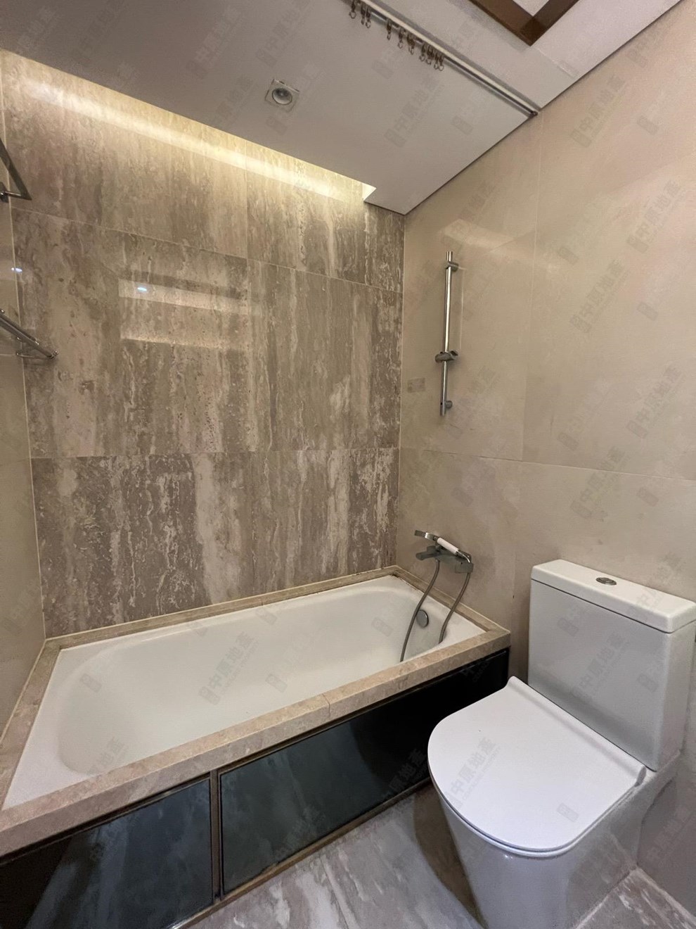 Unit Interior-Bathroom