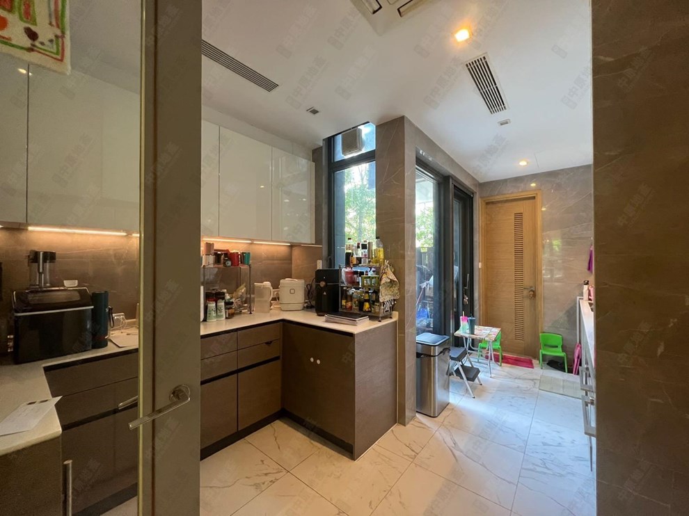 Unit Interior-Kitchen