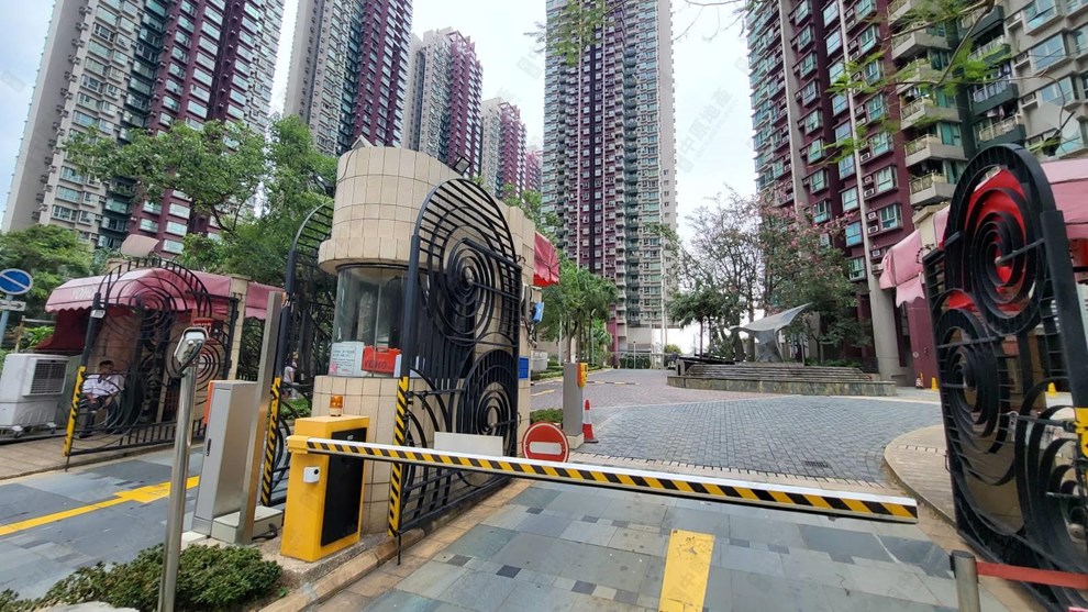 Estate-Entrance