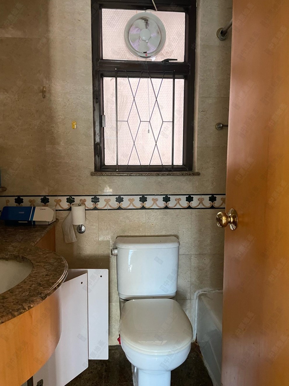 Unit Interior-Bathroom