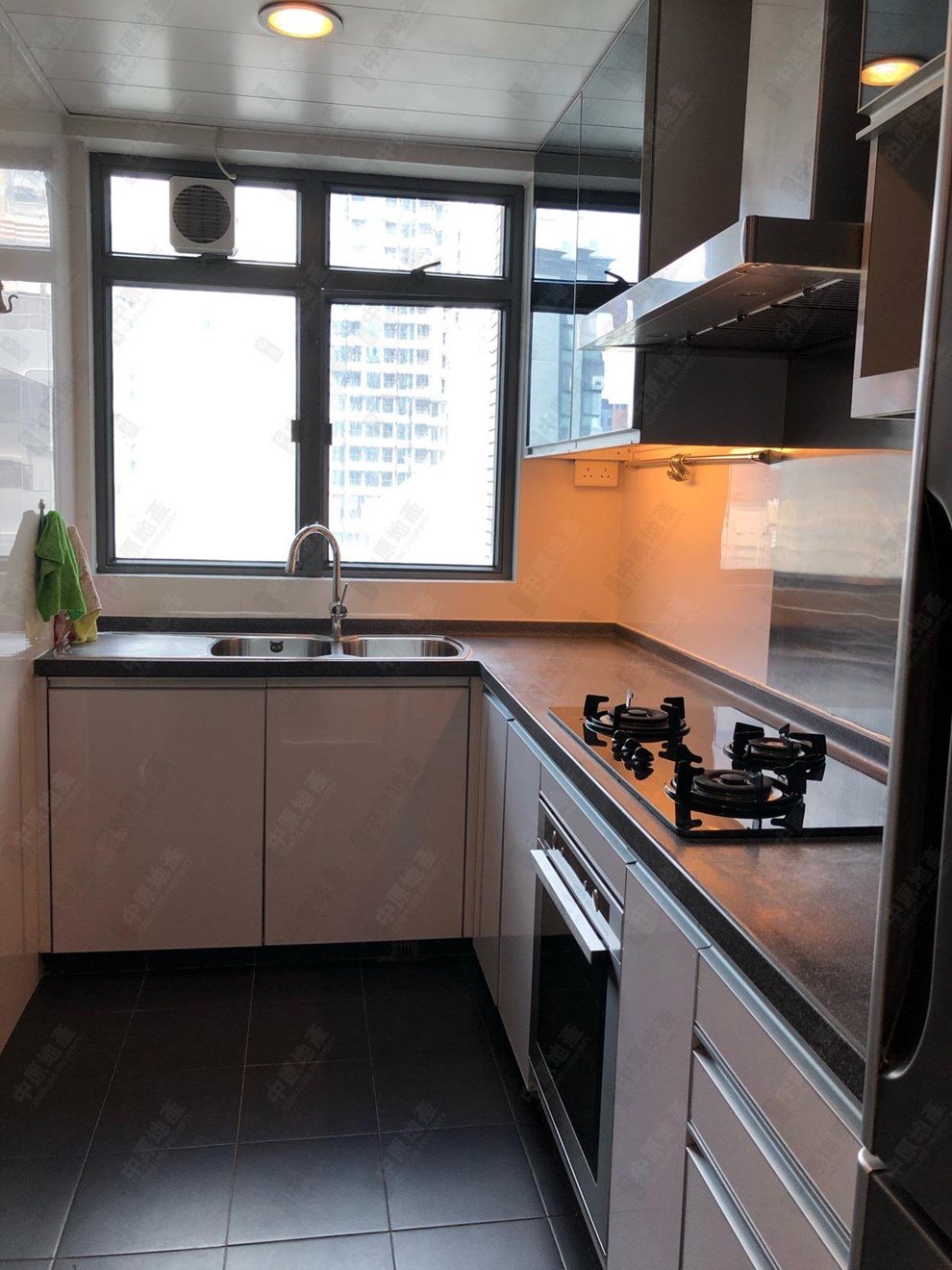 Unit Interior-Kitchen