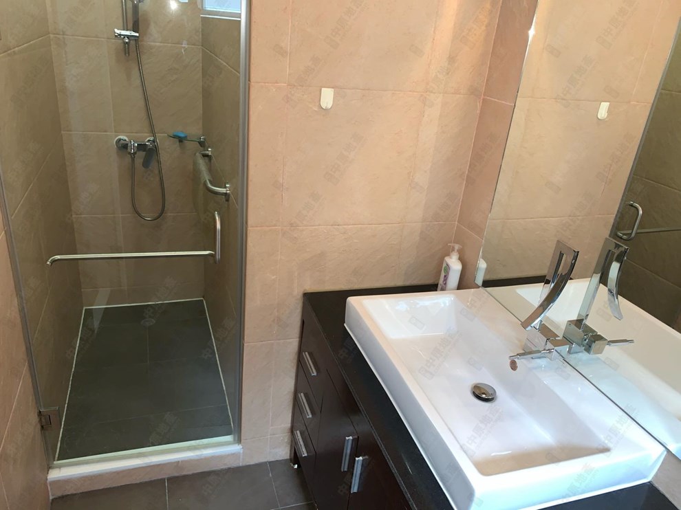 Unit Interior-Master Bathroom