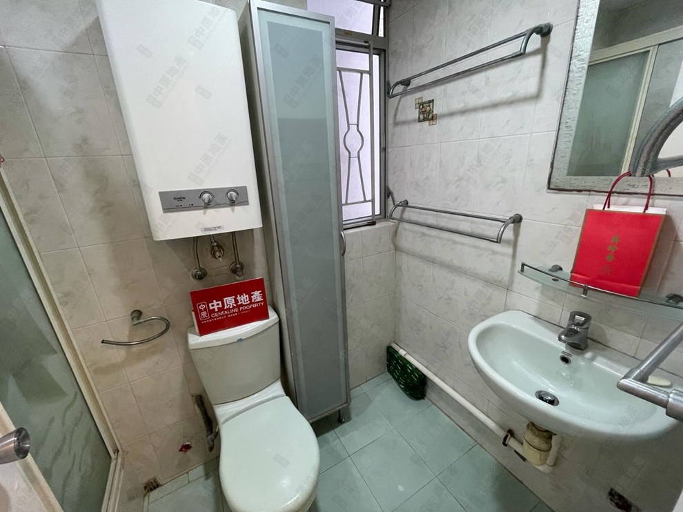 Unit Interior-Bathroom
