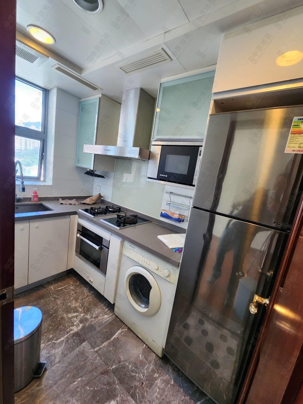 Unit Interior-Kitchen