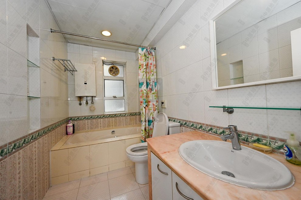 Unit Interior-Master Bathroom