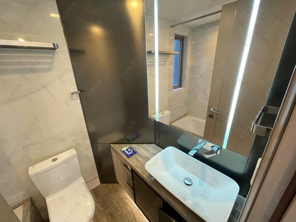 Unit Interior-Bathroom