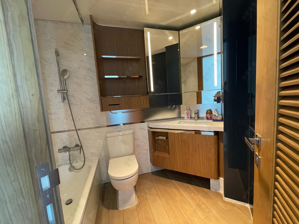 Unit Interior-Bathroom