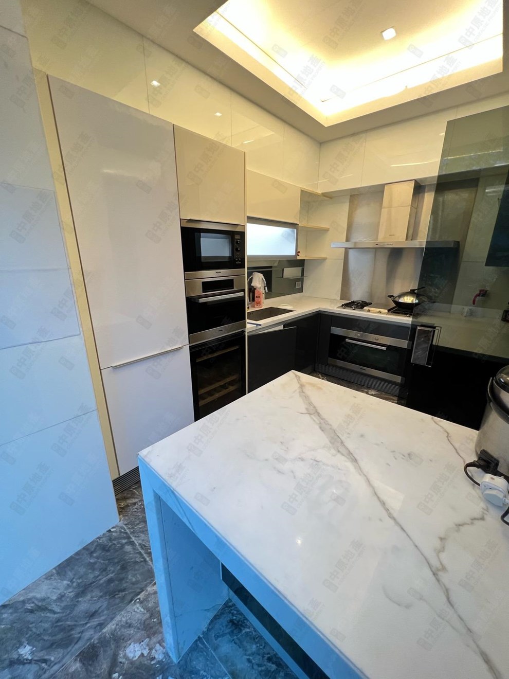 Unit Interior-Kitchen
