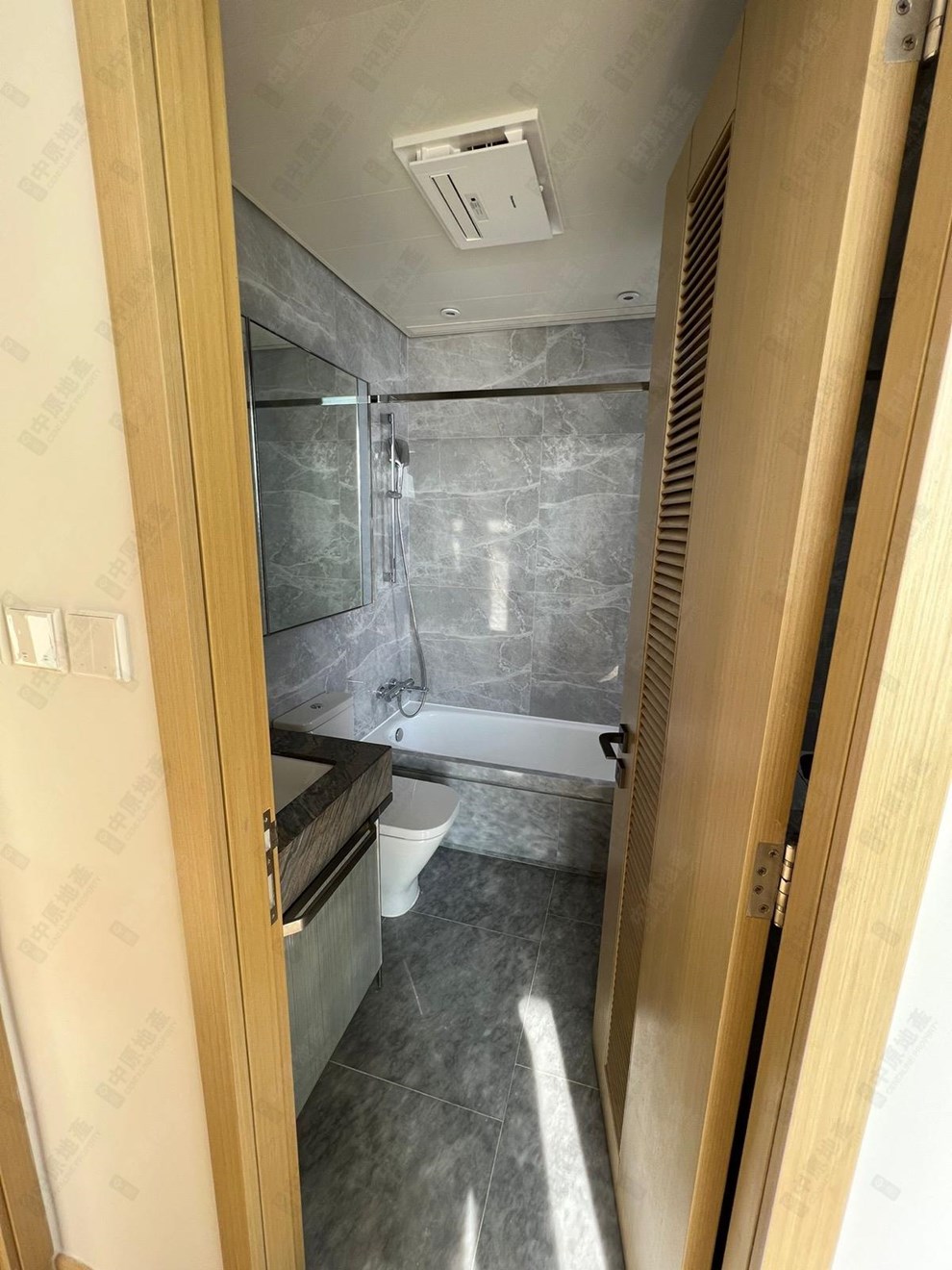 Unit Interior-Master Bathroom