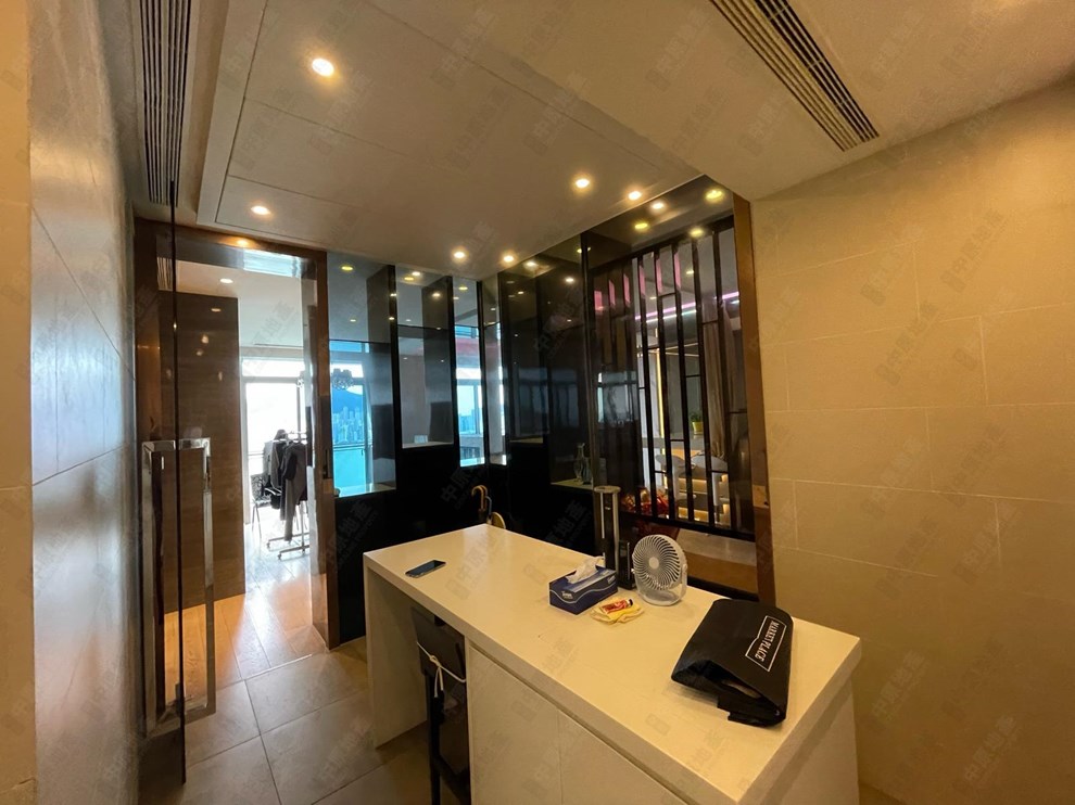 Unit Interior-Kitchen
