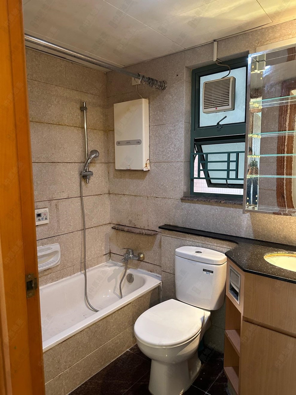 Unit Interior-Bathroom