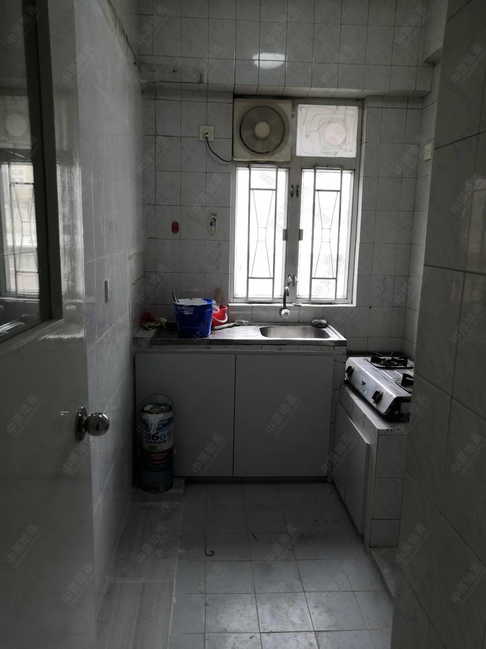 Unit Interior-Kitchen