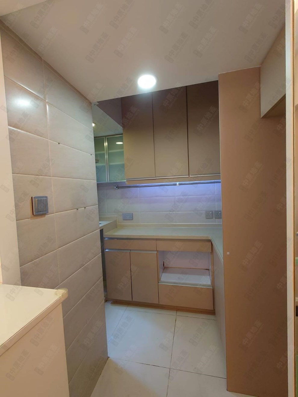 Unit Interior-Kitchen