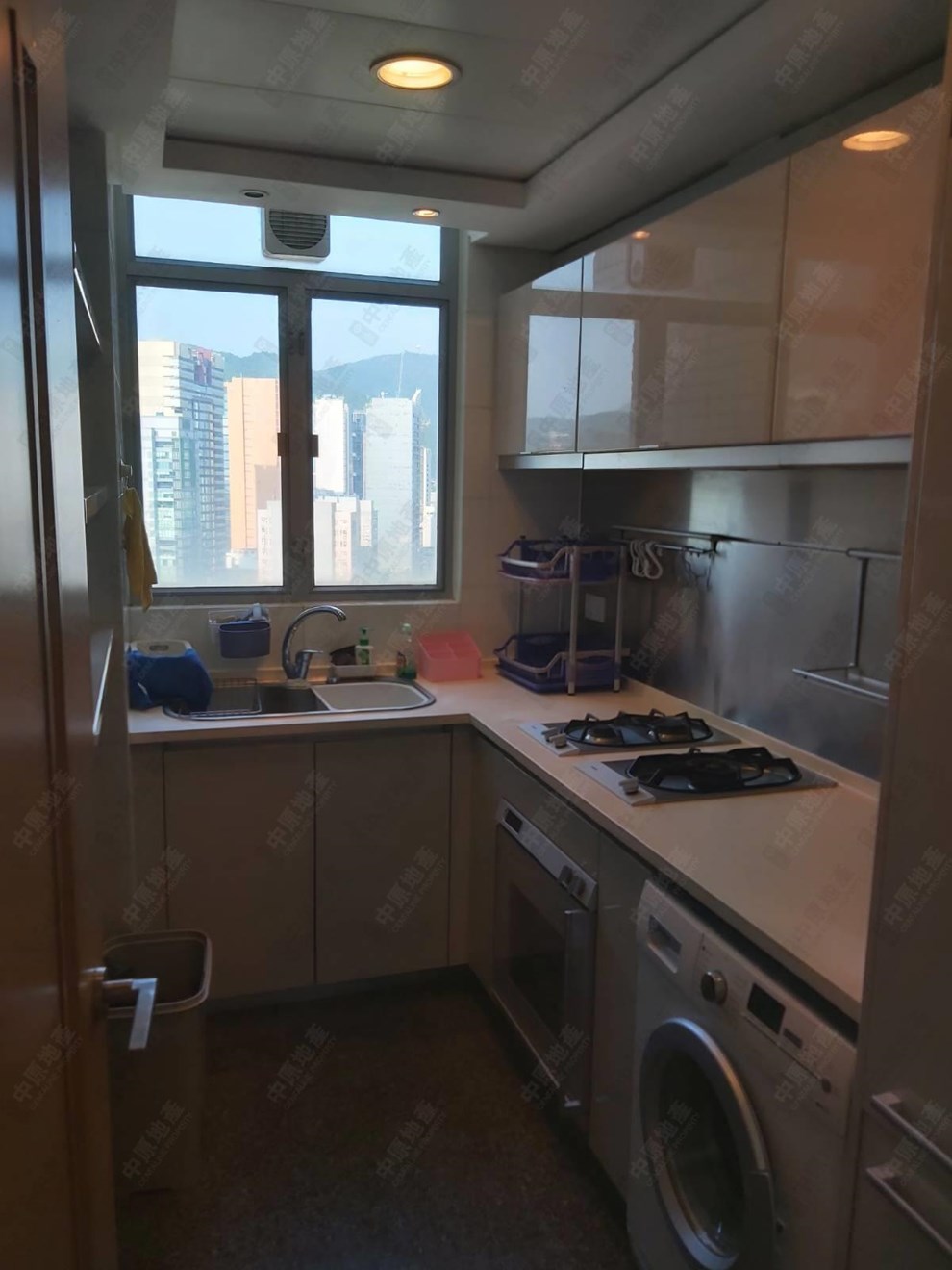 Unit Interior-Kitchen