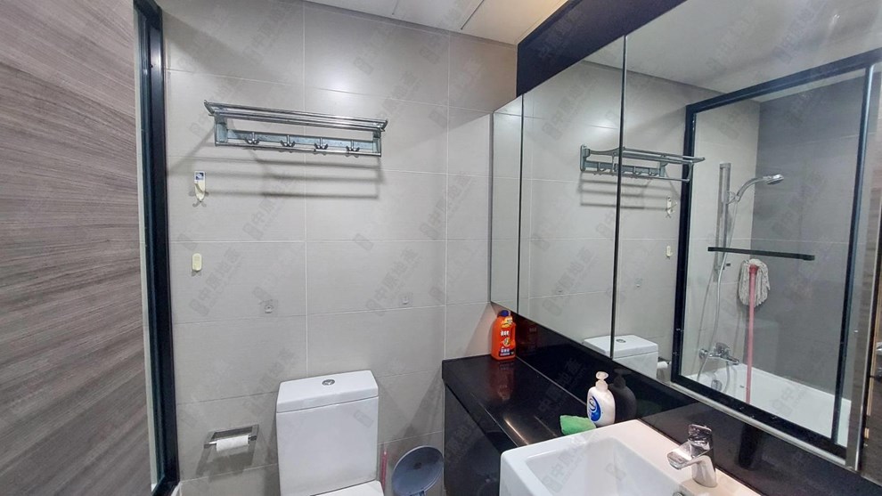 Unit Interior-Bathroom