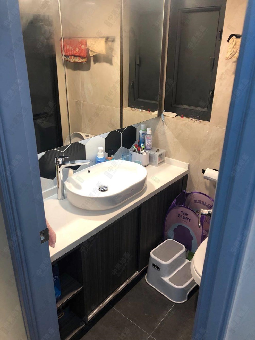 Unit Interior-Washroom