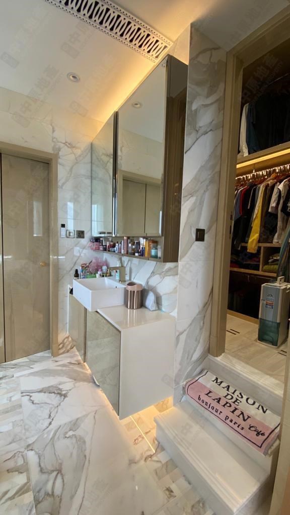 Unit Interior-Cloak Room