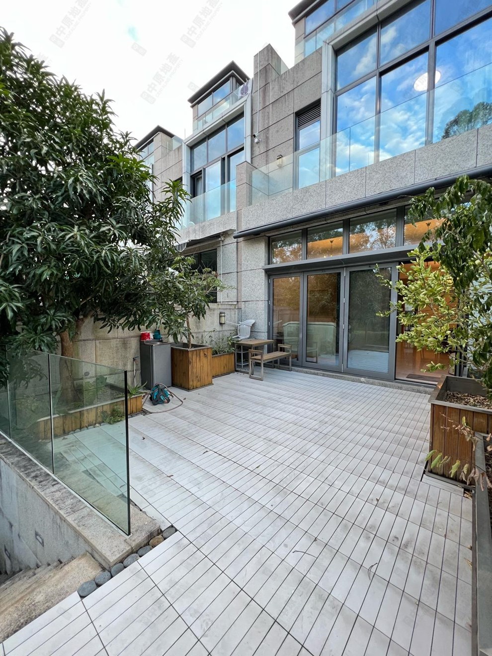 Unit Exterior-Garden